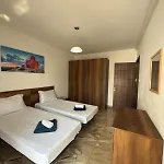 3-bedroom In M4