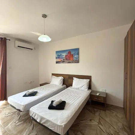 3-bedroom In M4 Apartment *