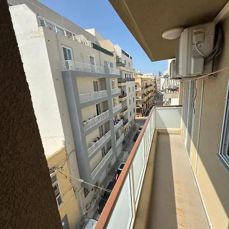 3-bedroom In M4 *