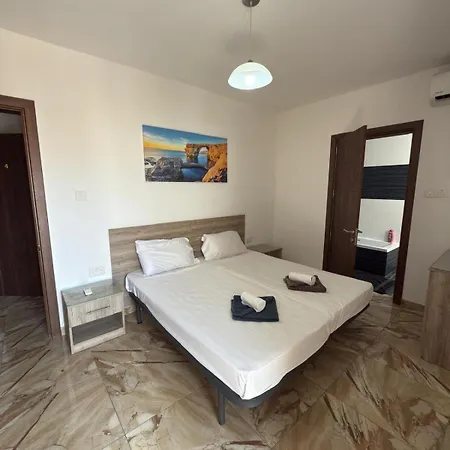 Apartment 3-bedroom In M4 *